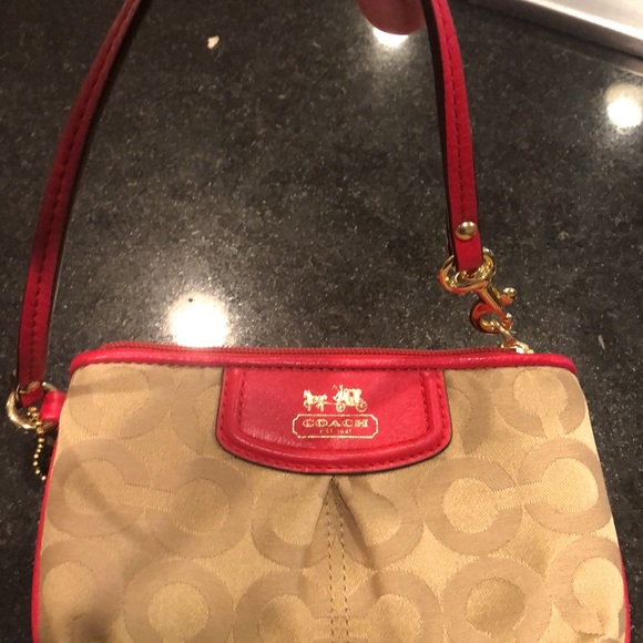 Like new coach wristlet . - Picture 4 of 5